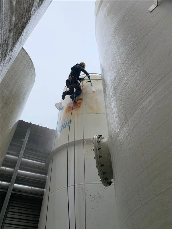 Intervention de cordistes MS Access pour un silo qui reprend des couleurs chez PROTECH LAV à Saint-Hermine (industrie) – 4